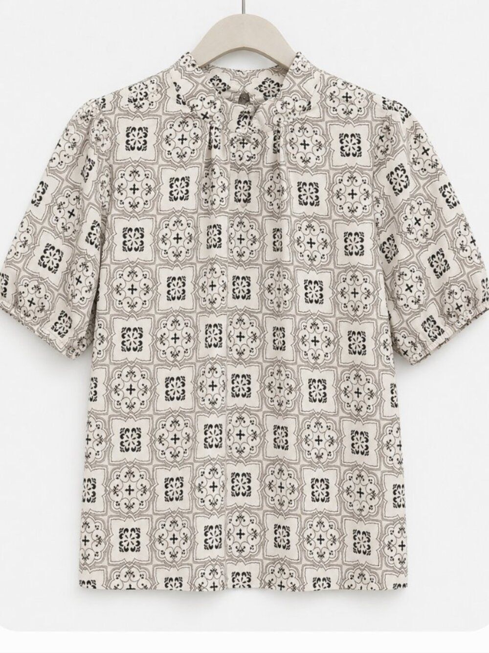 Ann Taylor Geo Tile Print Short Sleeve‎ Blouse - Size S - NWT